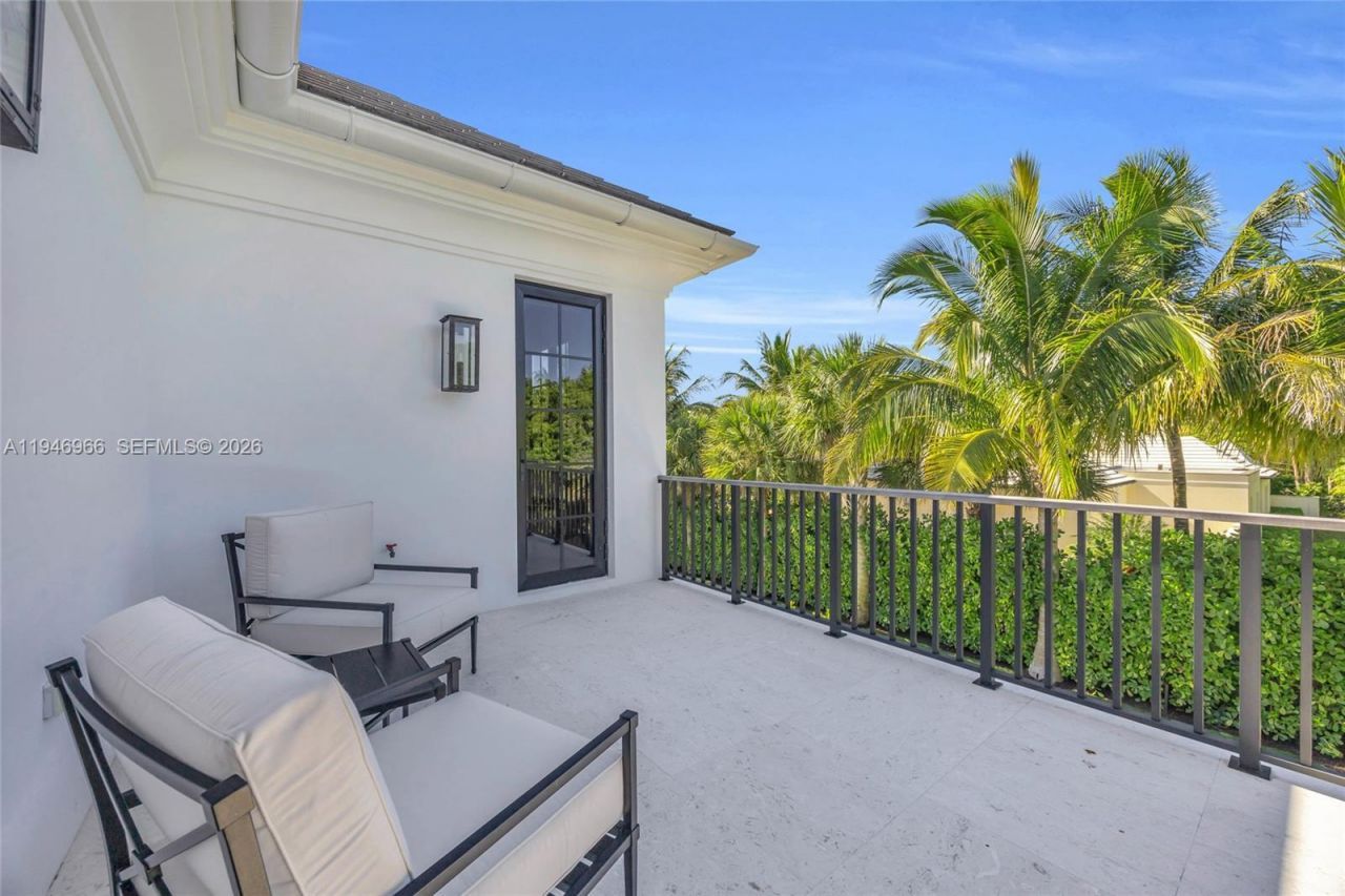 44 S Beach Rd, Hobe Sound, FL 33455 Photo
