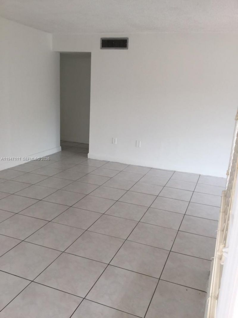 10303 NW 9th St Cir, Unit 103-16, Miami, FL 33172 Photo