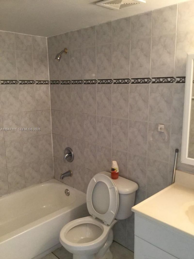 10303 NW 9th St Cir, Unit 103-16, Miami, FL 33172 Photo