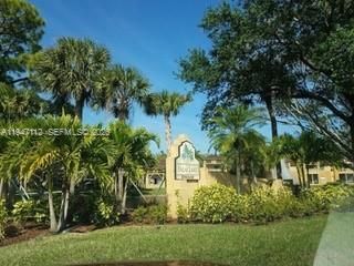 4863 Via Palm Lks, Unit 806, West Palm Beach, FL 33417 Photo