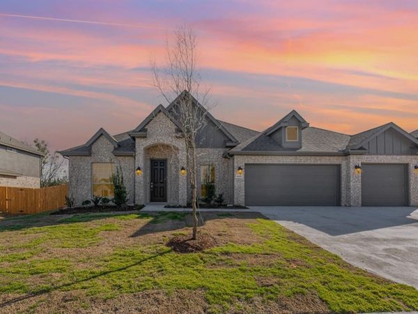 620 Alaina Drive, DeSoto, TX 75115