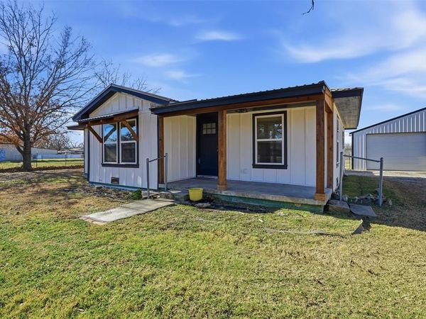 414 Fannin Street, Millsap, TX 76066