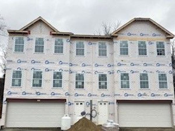 1245 Bedford Road, Unit 2083A, North Huntingdon, PA 15642