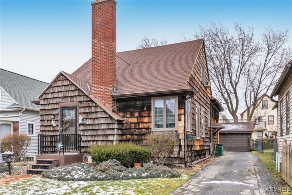 27 Arundel Road, Buffalo, NY 14216 Main Photo