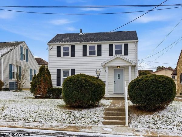 408 Maryland Avenue, Nutter Fort, WV 26301