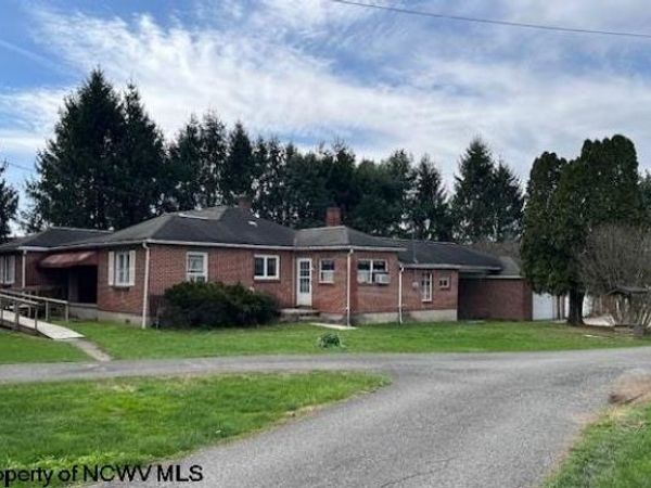 81 Pine Circle Drive, Elkins, WV 26241