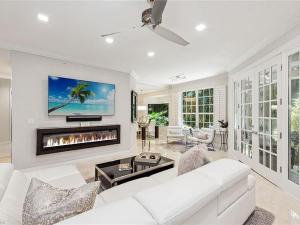 173 Colonade CIR, Unit 1401, NAPLES, FL 34103