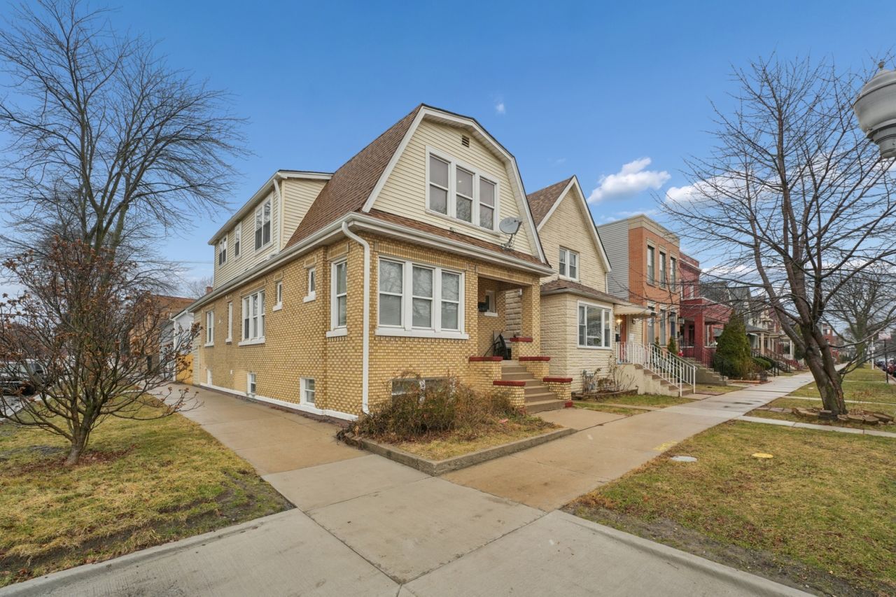 4954 W Byron Street, Chicago, IL 60641 Main Photo