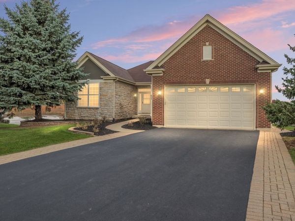 2660 Harnish Drive, Algonquin, IL 60102