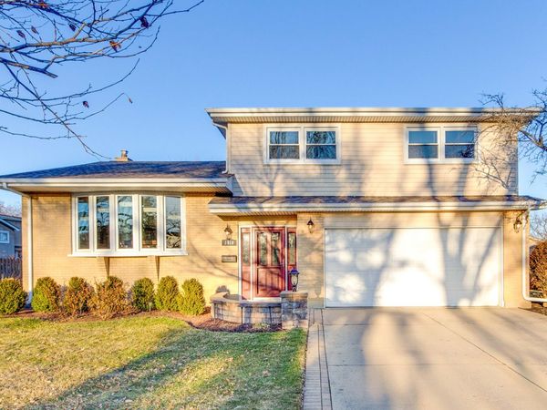 1810 E WAVERLY Drive, Arlington Heights, IL 60004