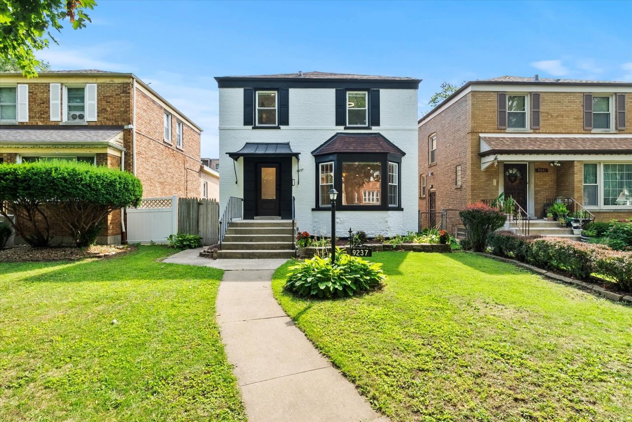 9237 S Justine Street, Chicago, IL 60620 Main Photo