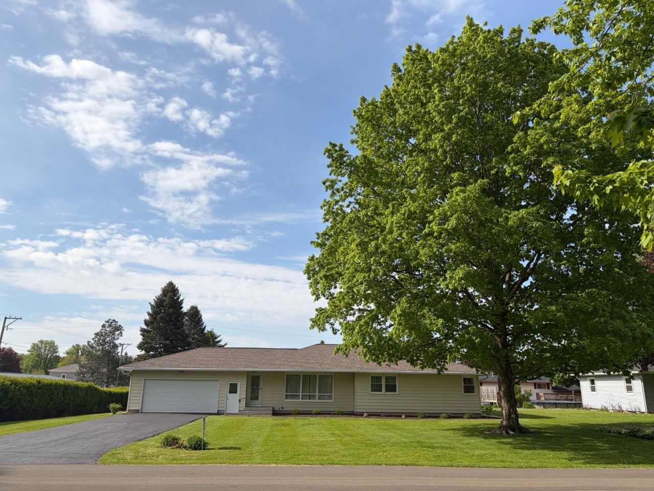 917 Sunset Avenue, Earlville, IL 60518