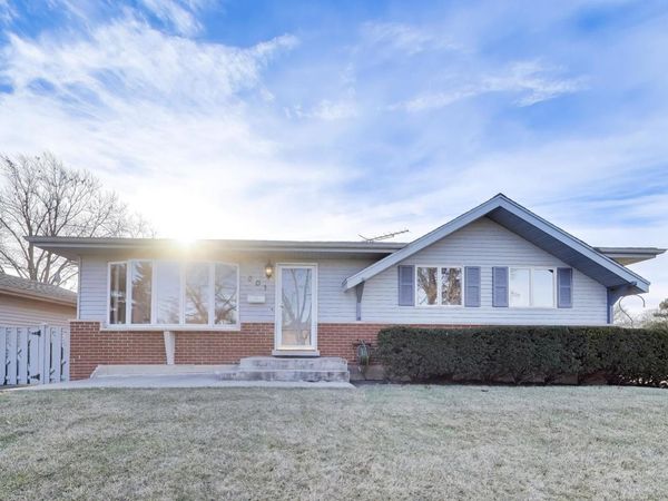 601 E Hackberry Lane, Mount Prospect, IL 60056