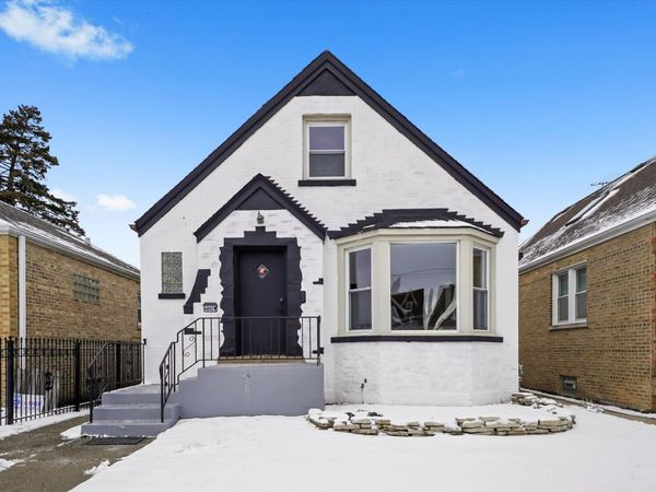 4840 W Waveland Avenue, Chicago, IL 60641