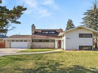 20 Forbes Road, Riverside, IL 60546 primary photo