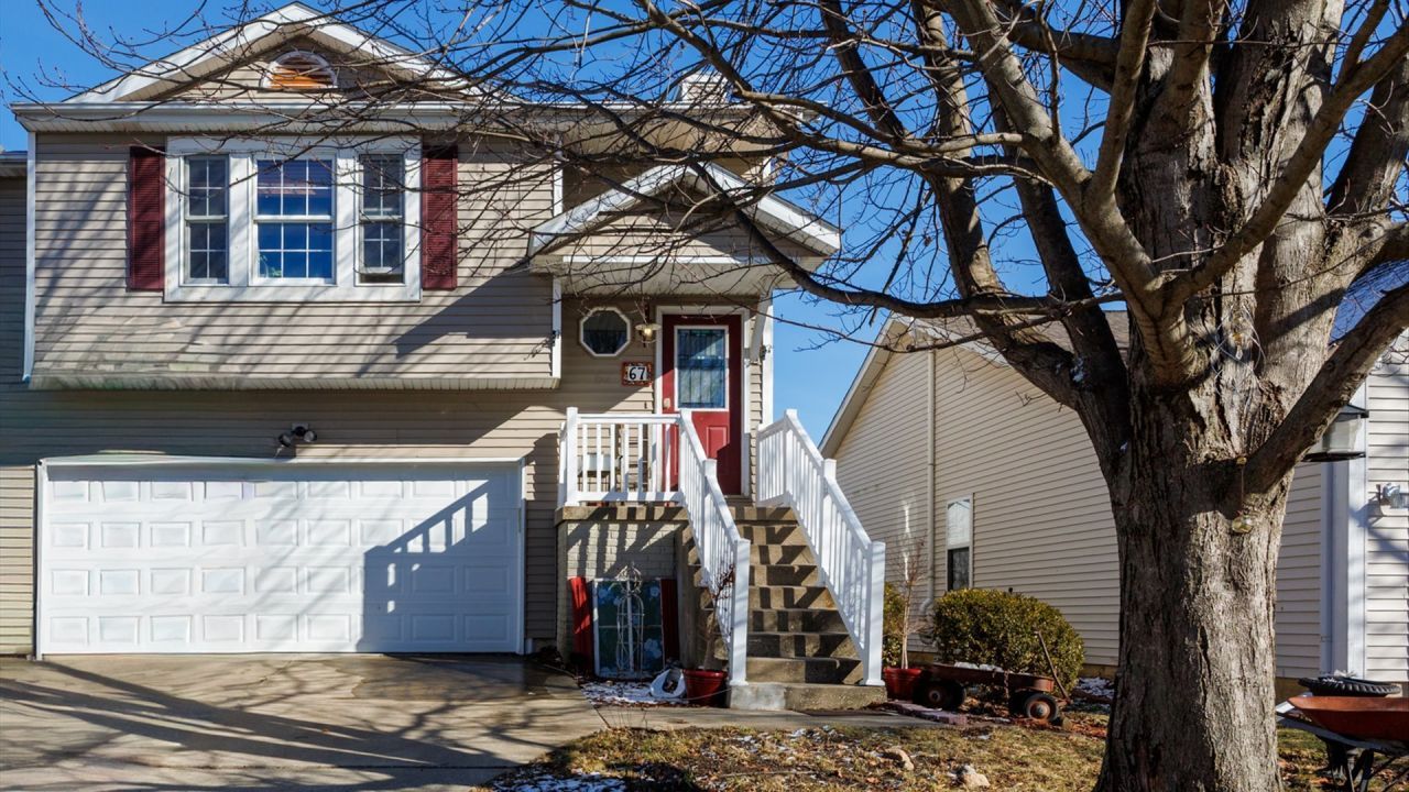 67 Oak Park Road, Bloomington, IL 61701 Main Photo