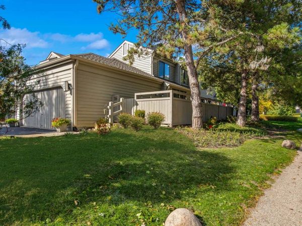 868 Longmeadow Court, Lake Barrington, IL 60010