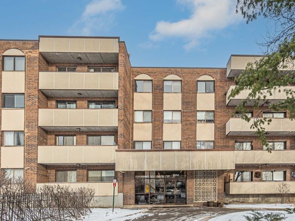 9242 Gross Point Road, Unit 310, Skokie, IL 60077