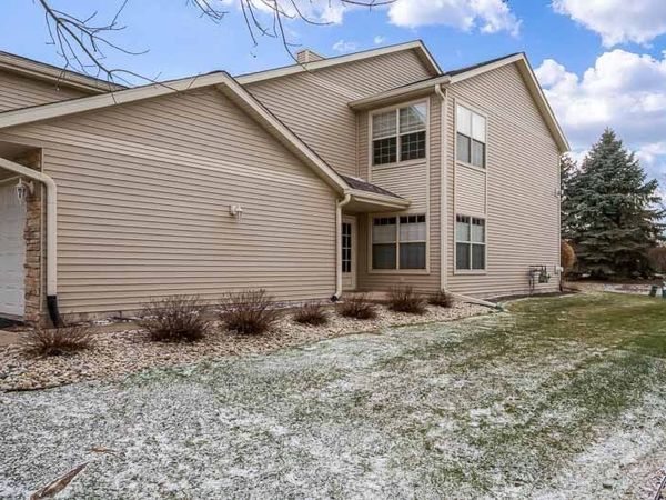 5683 Oak Village Drive, Unit 5683, Roscoe, IL 61073