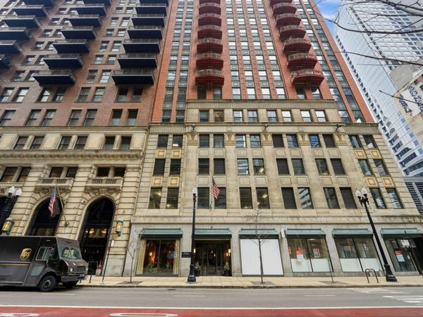 208 W Washington Street, Unit 611, Chicago, IL 60606