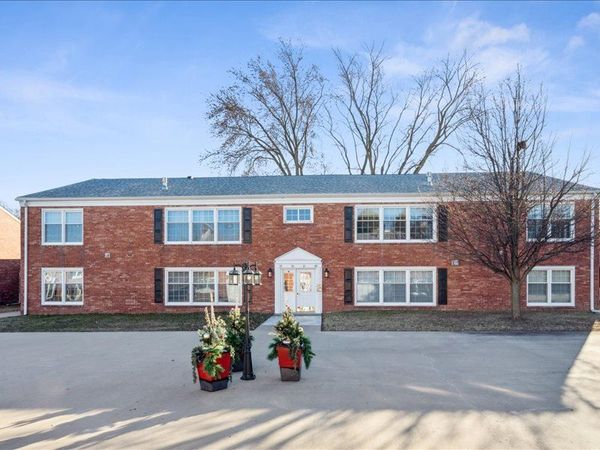 3215 E Locust Street, Unit 41, Davenport, IA 52803