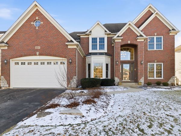 207 Long Beach Road, Oswego, IL 60543