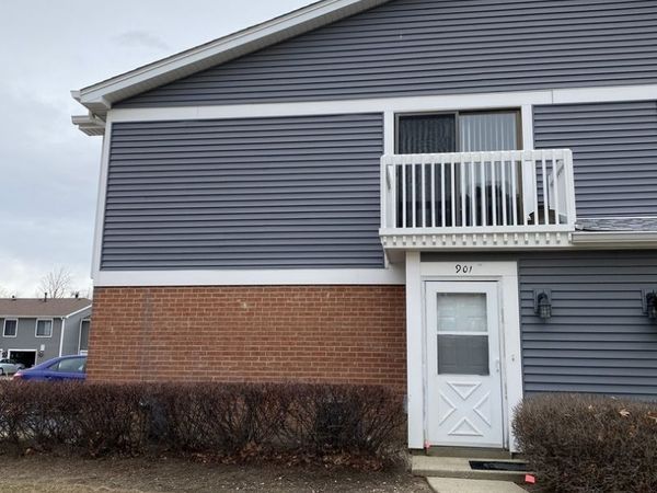 901 Van Buren Court, Vernon Hills, IL 60061