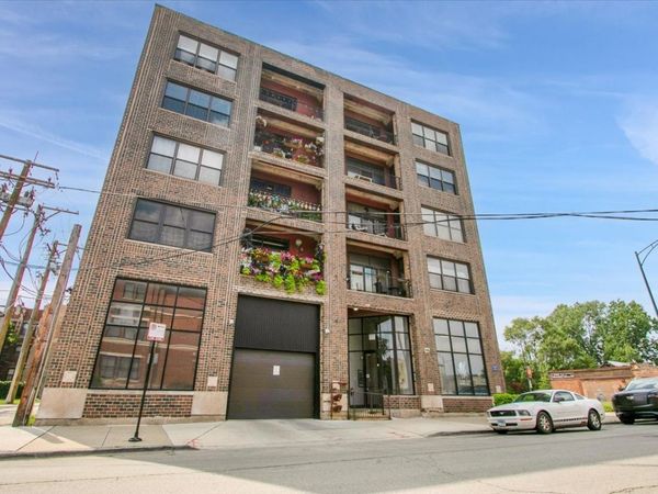 809 E 40th Street, Unit 4-4, Chicago, IL 60653