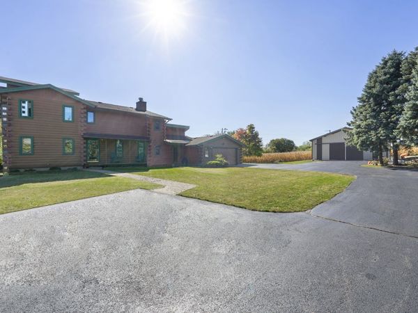 10N800 Muirhead Road, Elgin, IL 60124