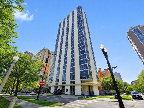 1555 N Dearborn Parkway, Unit 20D, Chicago, IL 60610