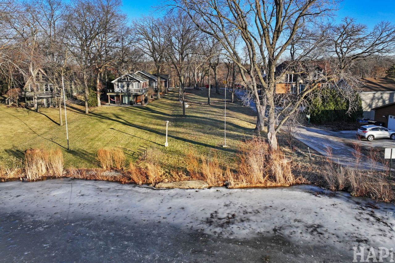 42028 N East Road, Antioch, IL 60002 Main Photo