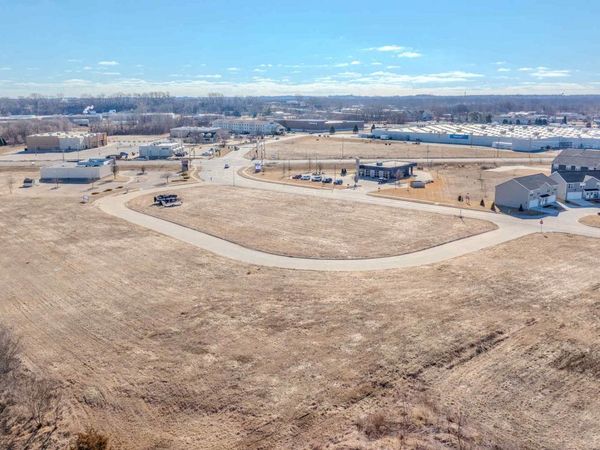 2490 Lillian Way, Clinton, IA 52732