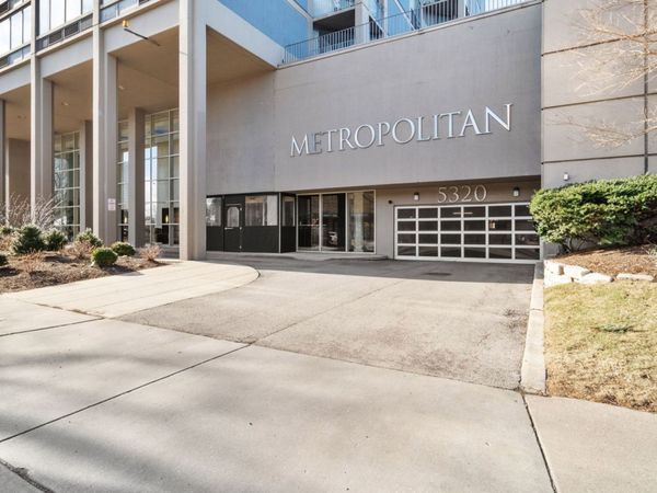5320 N Sheridan Road, Chicago, IL 60640
