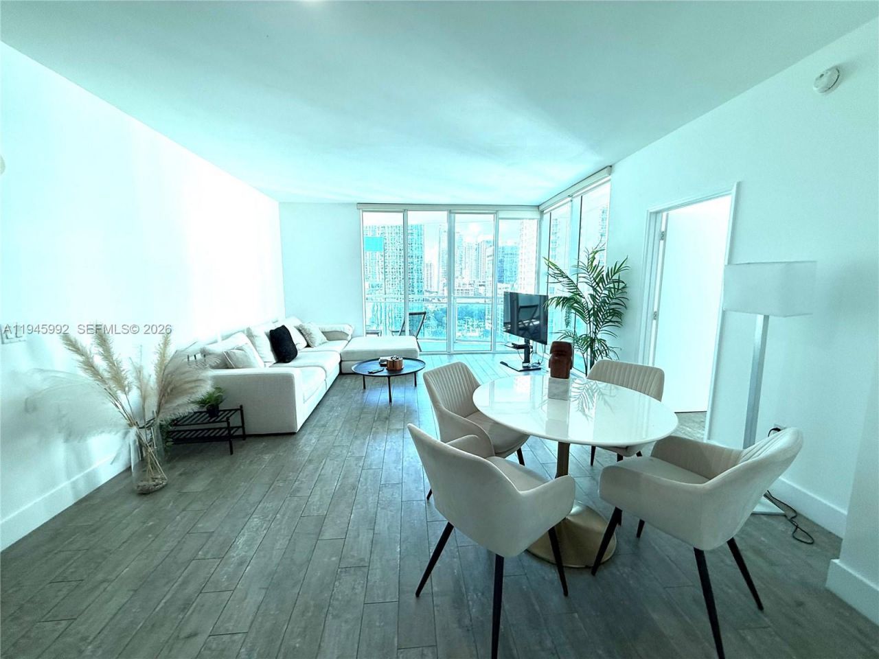 951 Brickell Ave, Unit 1511, Miami, FL 33131 Photo