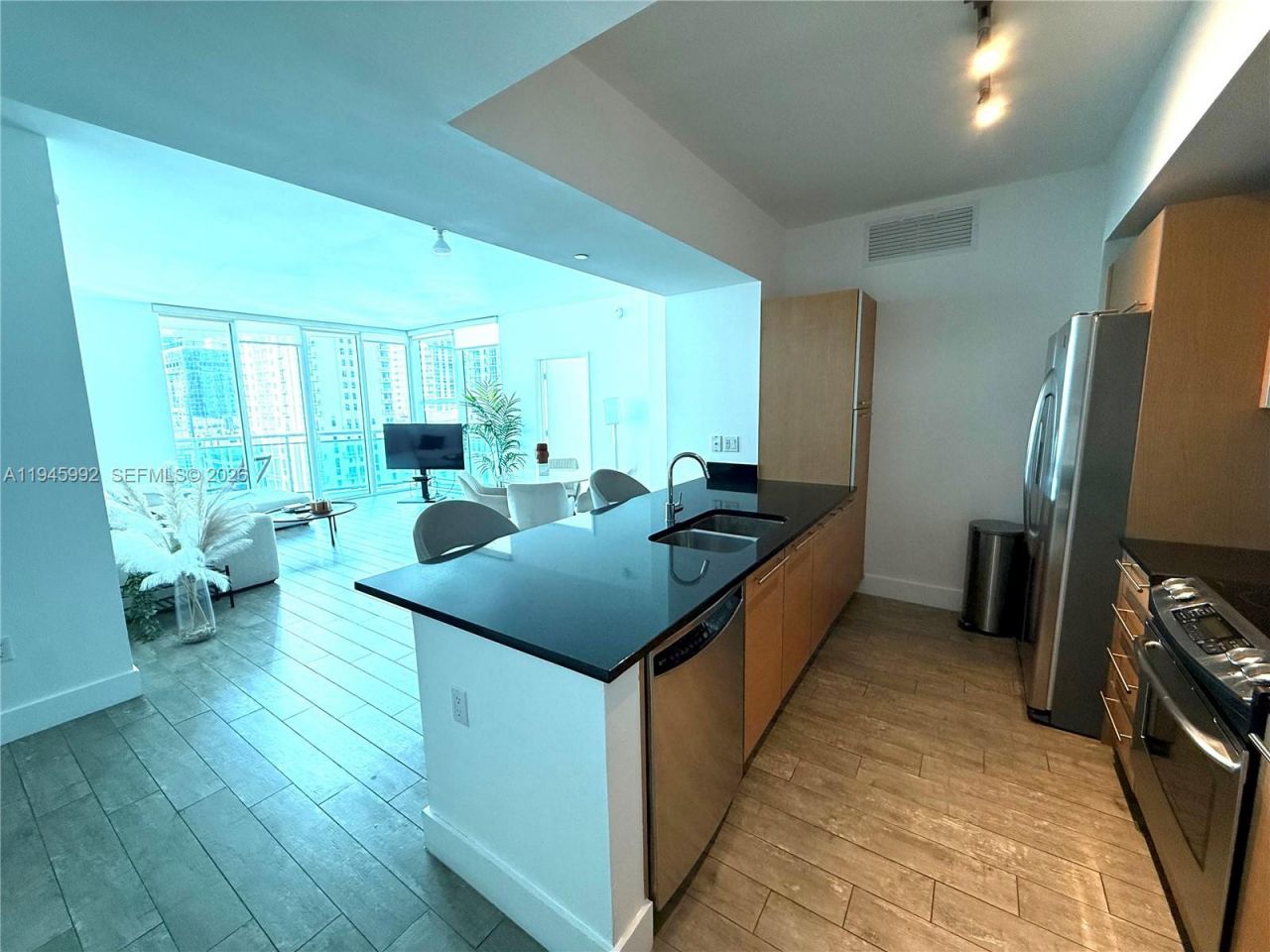 951 Brickell Ave, Unit 1511, Miami, FL 33131 Photo