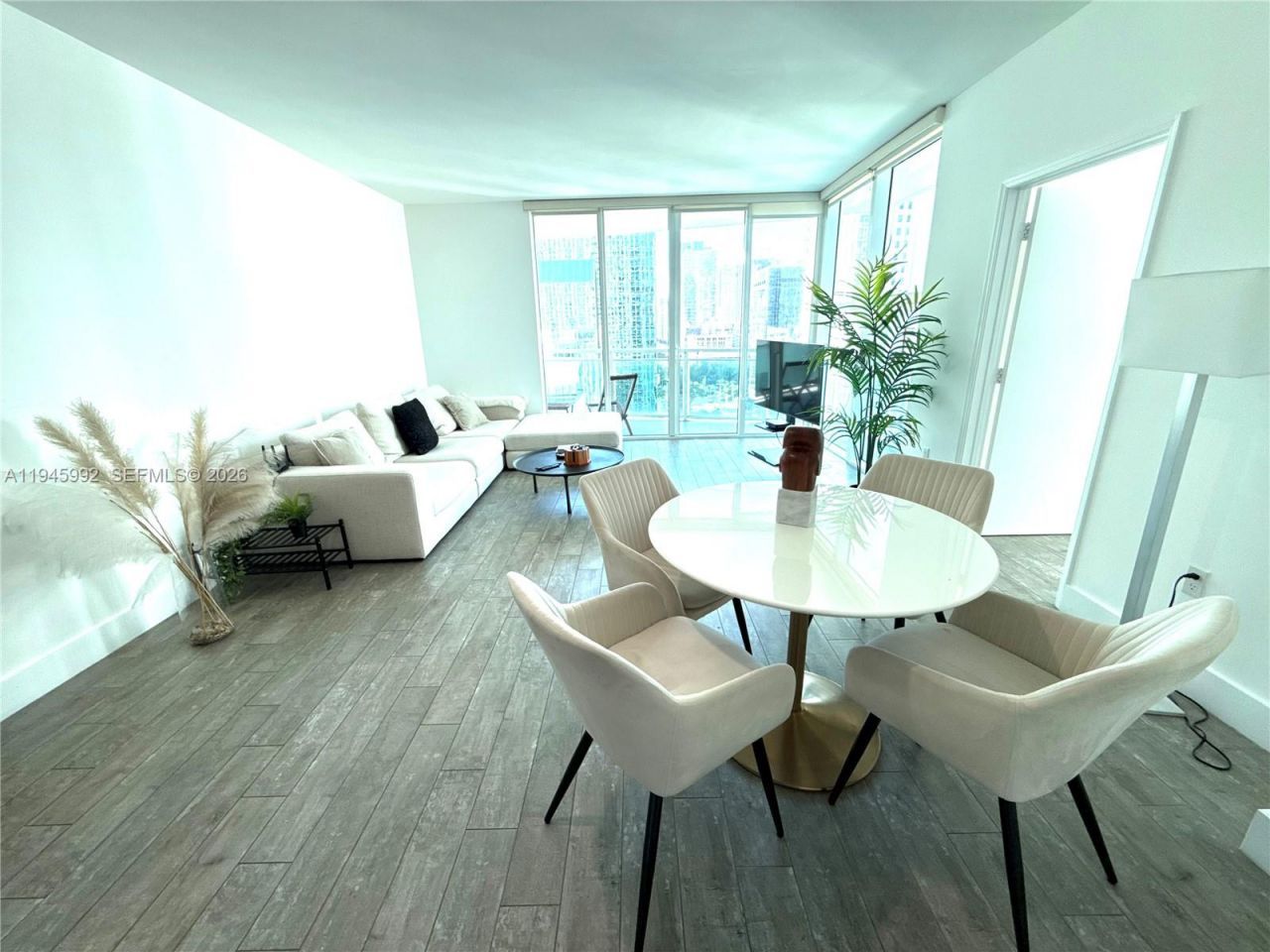 951 Brickell Ave, Unit 1511, Miami, FL 33131 Photo