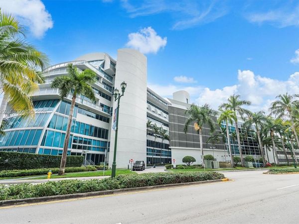 2950 NE 188th St, Unit 310, Aventura, FL 33180