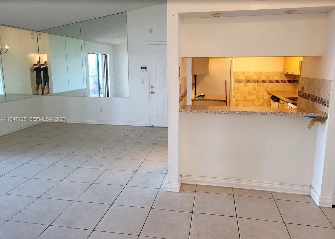 468 NE 206th Ln, Unit 202, Miami, FL 33179 Photo