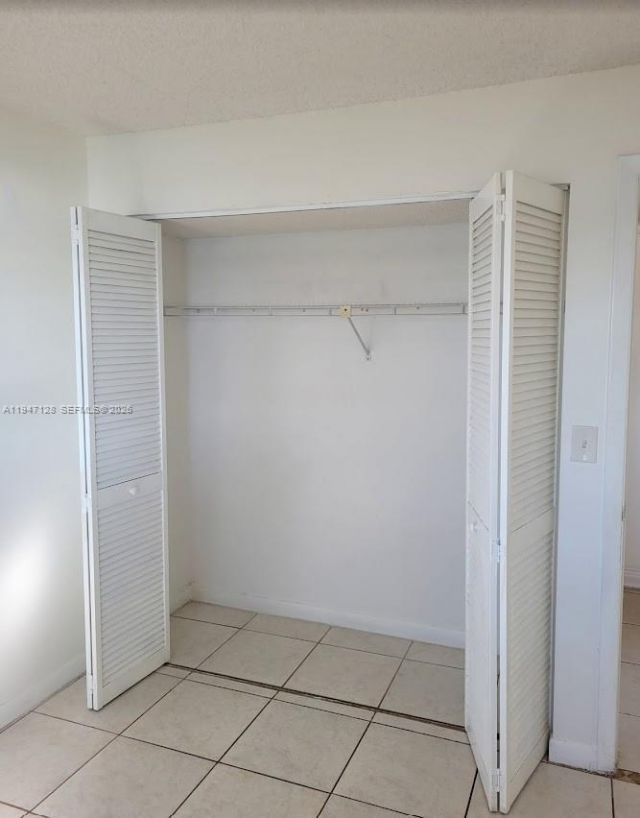 468 NE 206th Ln, Unit 202, Miami, FL 33179 Photo