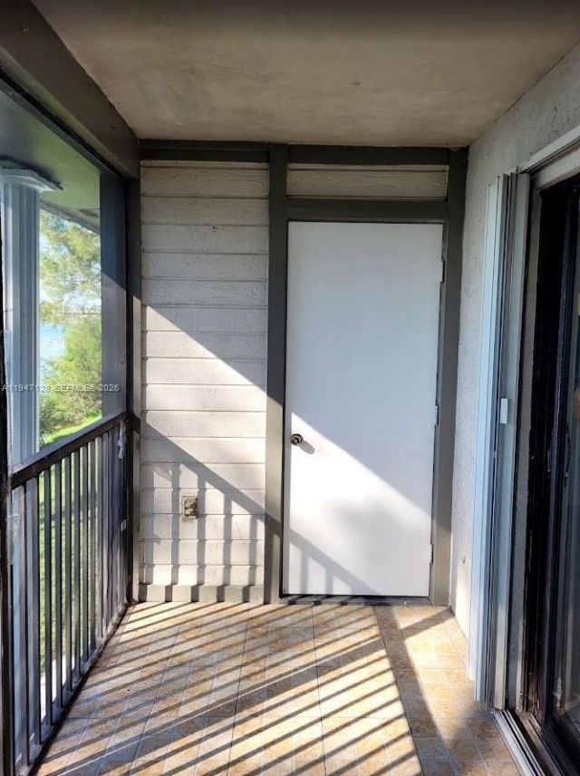 468 NE 206th Ln, Unit 202, Miami, FL 33179 Photo