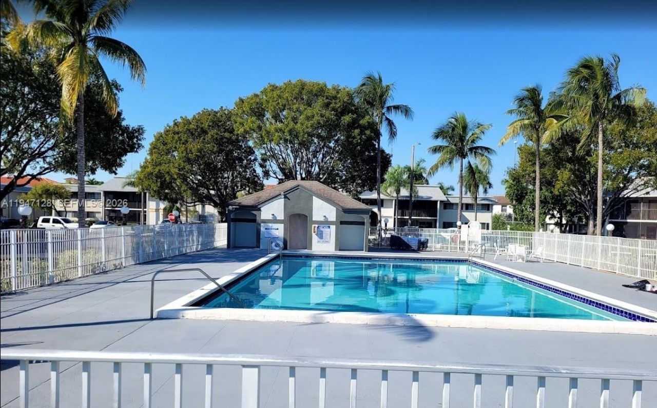 468 NE 206th Ln, Unit 202, Miami, FL 33179 Photo