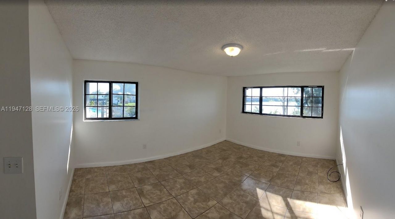 468 NE 206th Ln, Unit 202, Miami, FL 33179 Photo