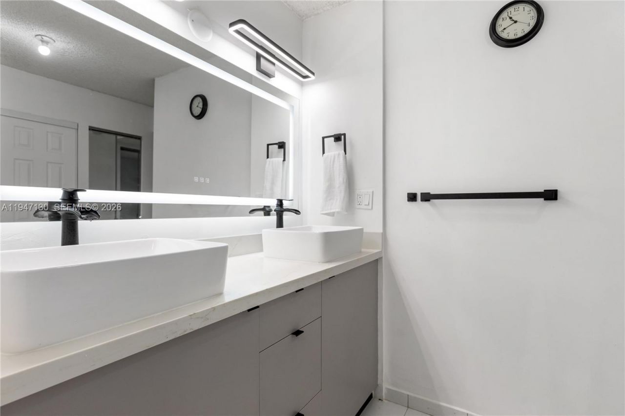 2800 N 46th Ave, Unit A307, Hollywood, FL 33021 Photo