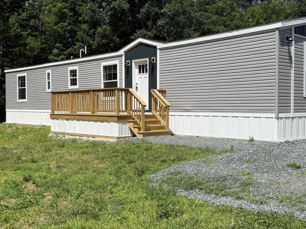 695 Dartmouth College Highway, Unit 15, Lebanon, NH 03766