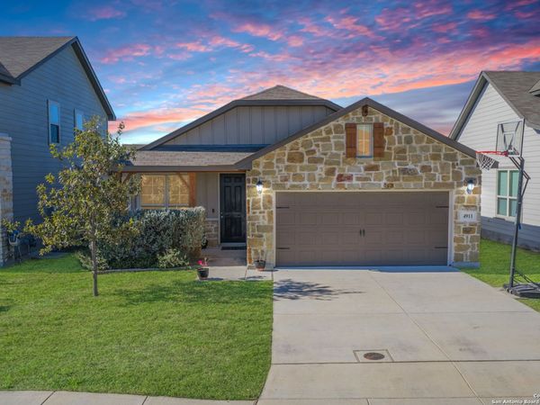 4911 Ranahan Pass, St Hedwig, TX 78152