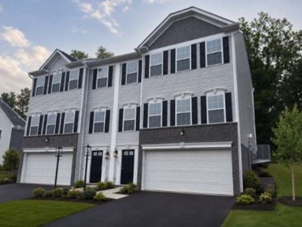 1237 Bedford Road, Unit 2083B, North Huntingdon, PA 15642