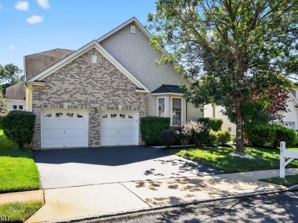 211 Bradwick Way, Marlboro, NJ 07746