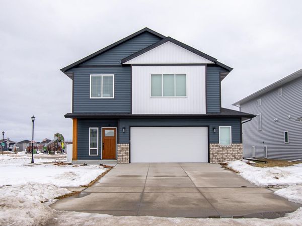 5507 Lori Lane W, West Fargo, ND 58078