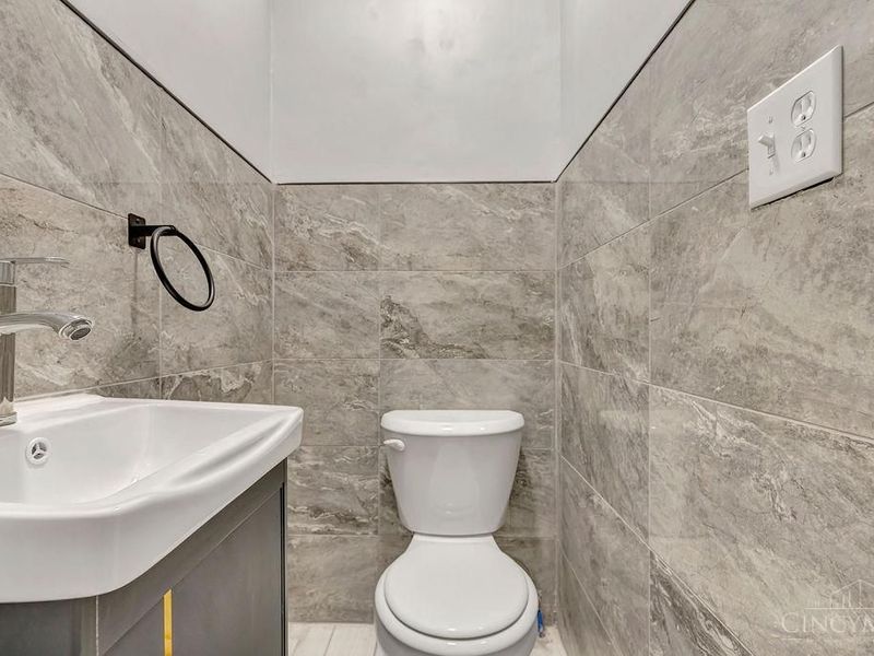 1227 Carolina Avenue, Cincinnati, OH 45237 Photo 9