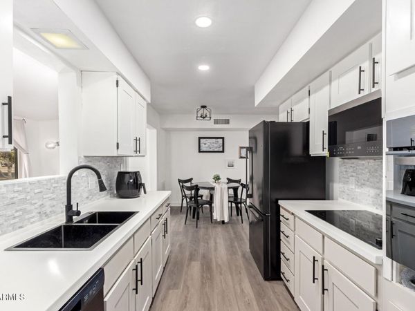 628 LEISURE WORLD, Mesa, AZ 85206